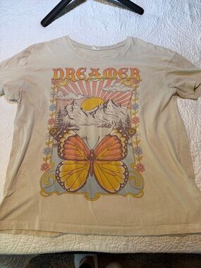 Vintage-Inspired Dreamer Graphic Tee - Cream with Yellow & Orange Butterfly